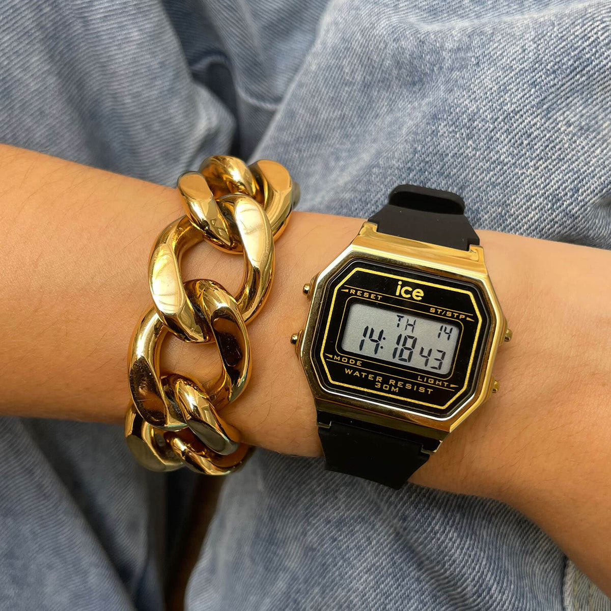 ice-digit-retro-black-gold-small