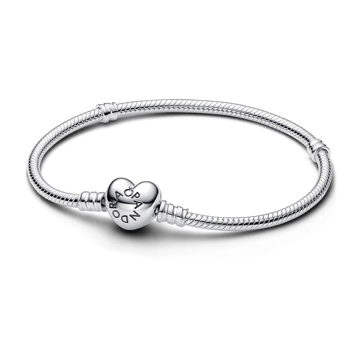 Pandora Moments Silver bracelet with heart-shaped clasp 590719