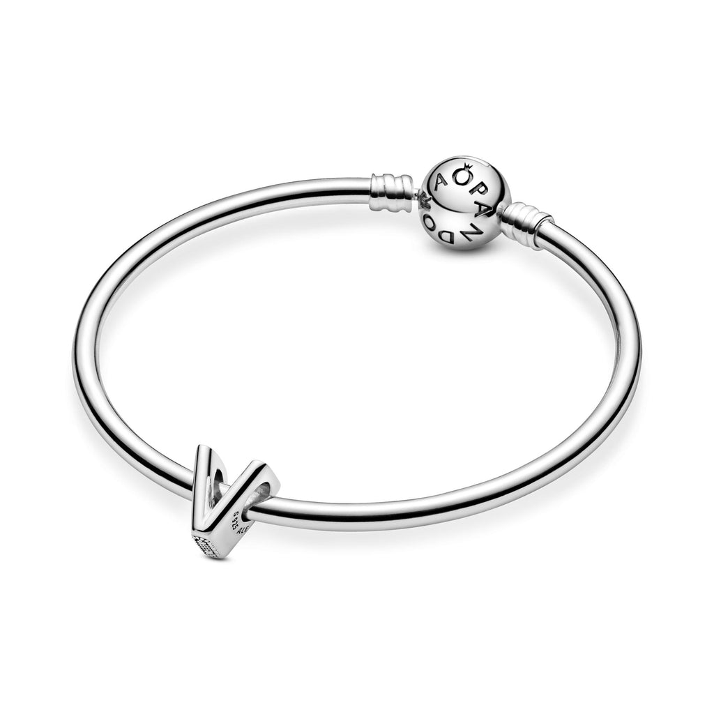 Pandora Moments Charm Alphabet Lettre V 797476