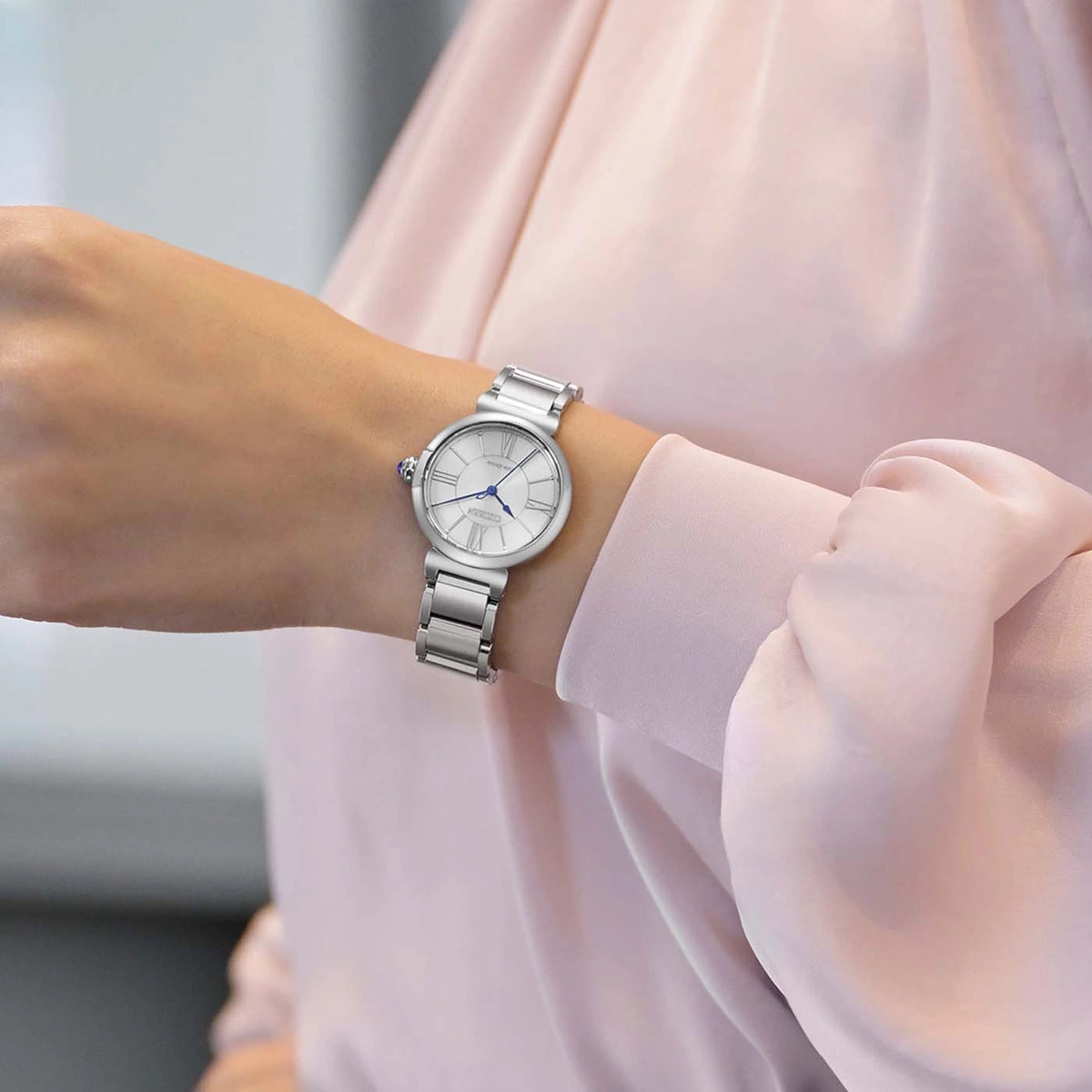 citizen-em1070-83a