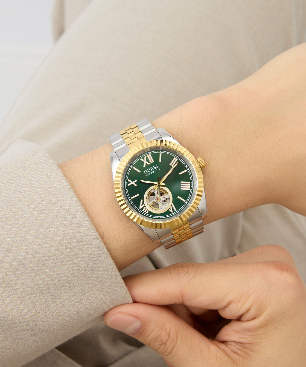 guess-gw0984g4