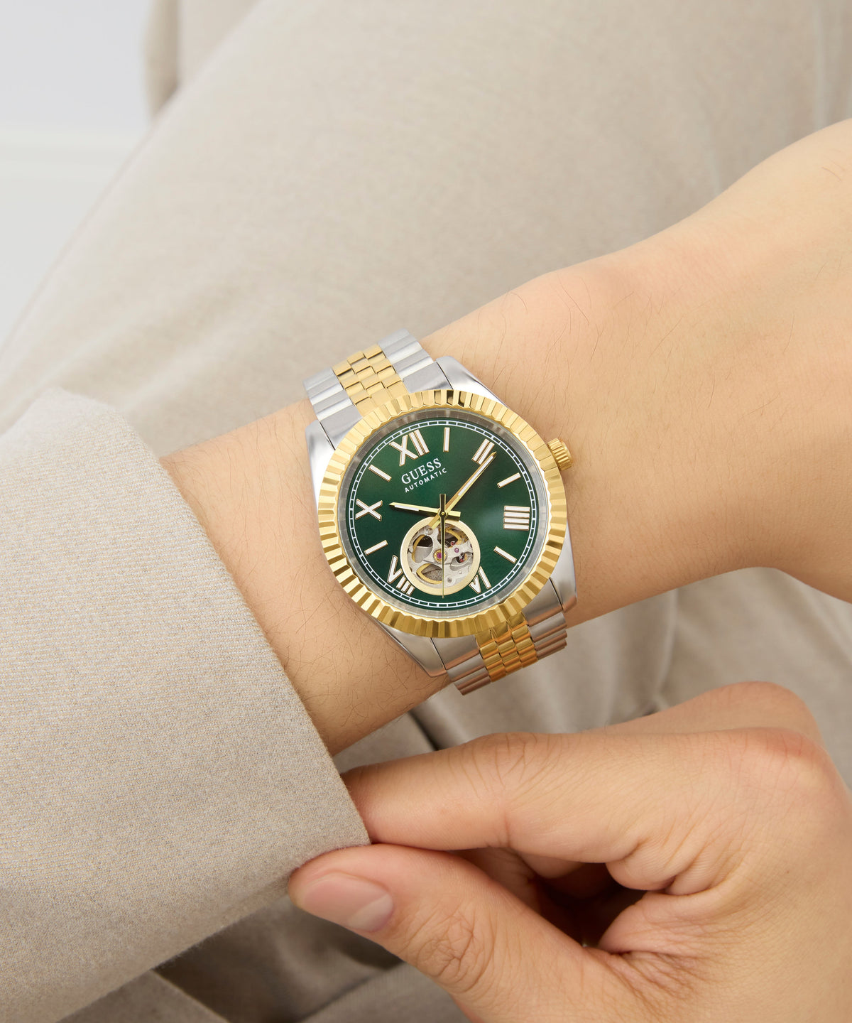 guess-gw0984g4
