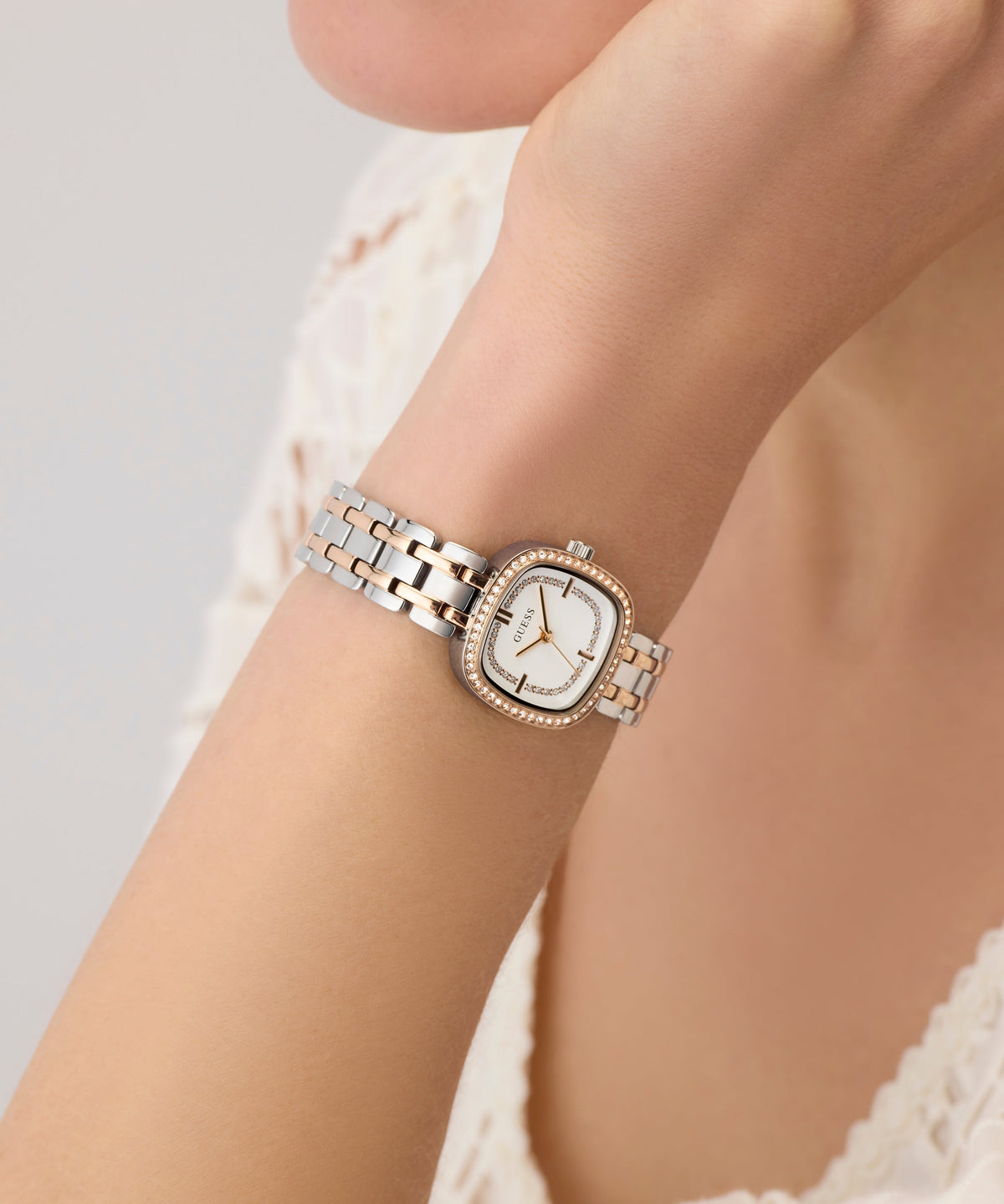 guess-gw1018l5