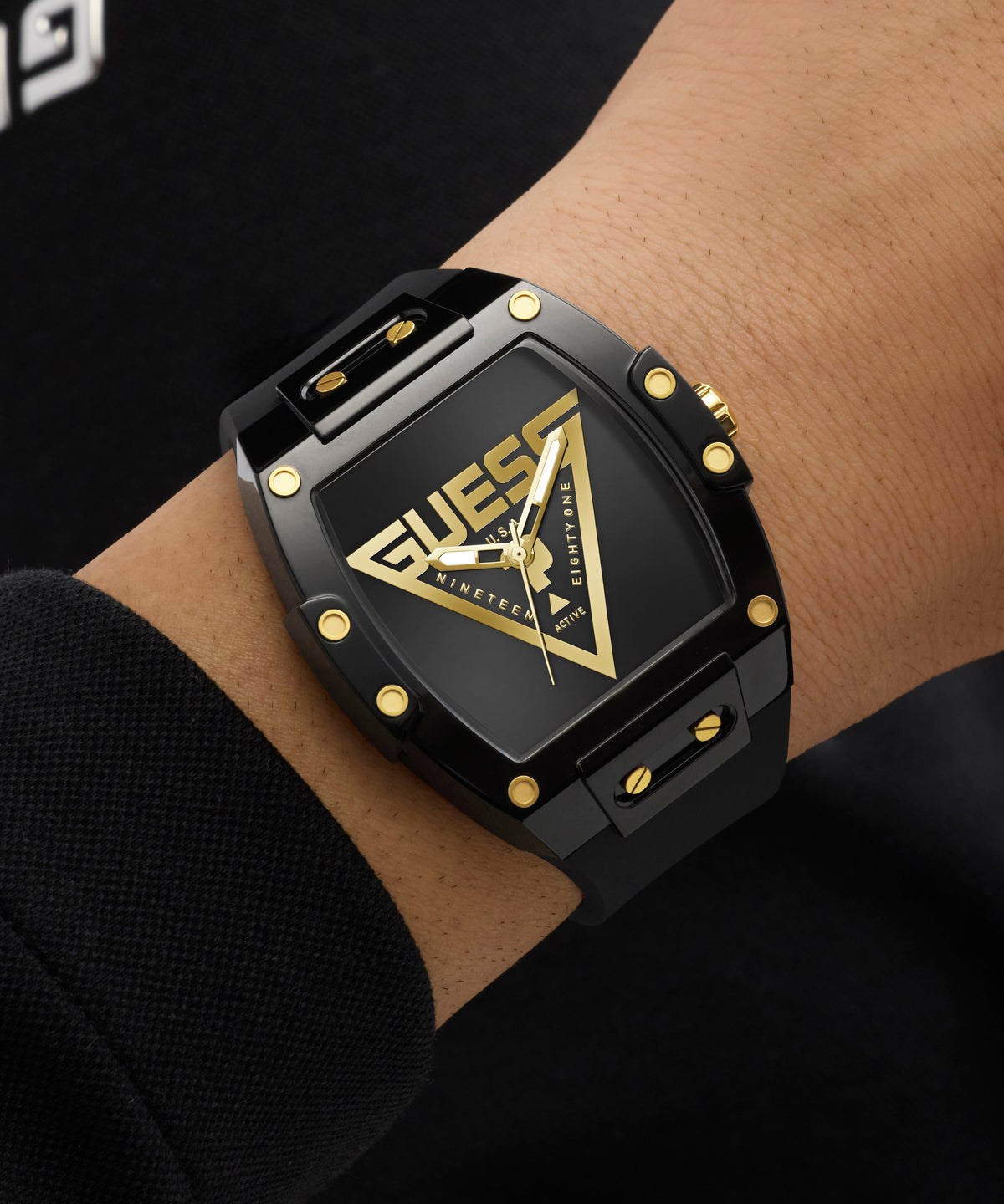 guess-gw1072g2