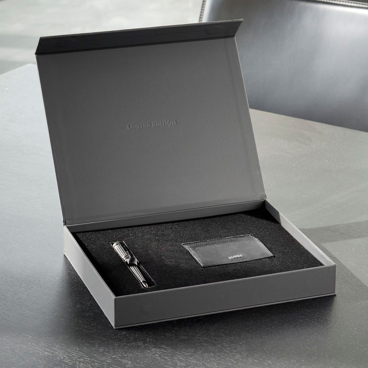 Boss Stylo bille Arc HSF4784D