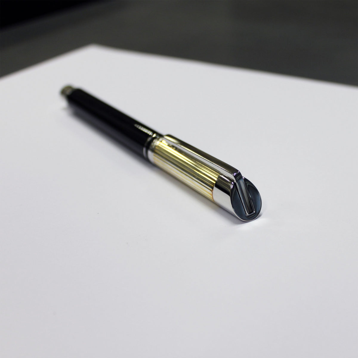 Boss Stylo plume Grand HSS5222