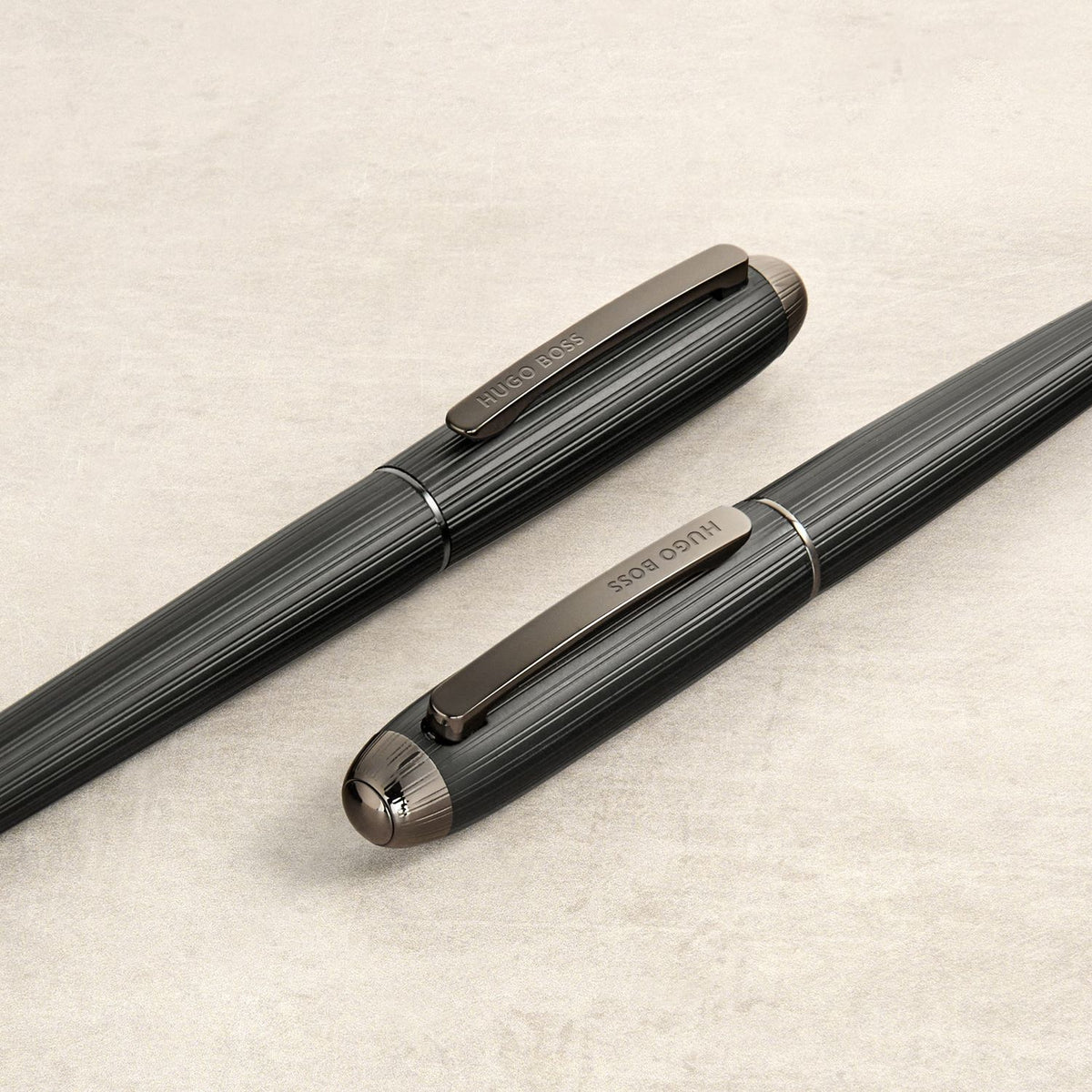 Boss Stylo bille Contour HSV6764A