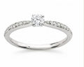Les Mirettes Solitaire 4 griffes accompagné 0,30 ct 910004L2F030